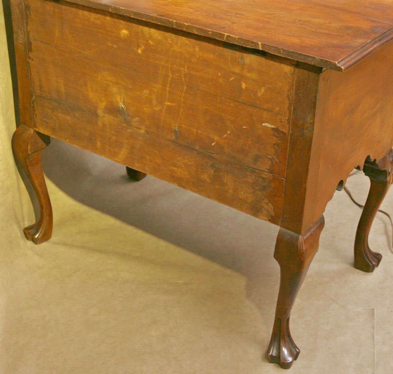 American 18th Century Walnut Lowboy / Dressing Table, Ca. 1760 3