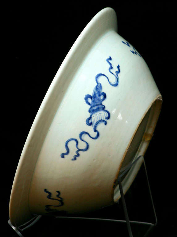 Large Chinese Fitzhugh Blue and White Bowl 4