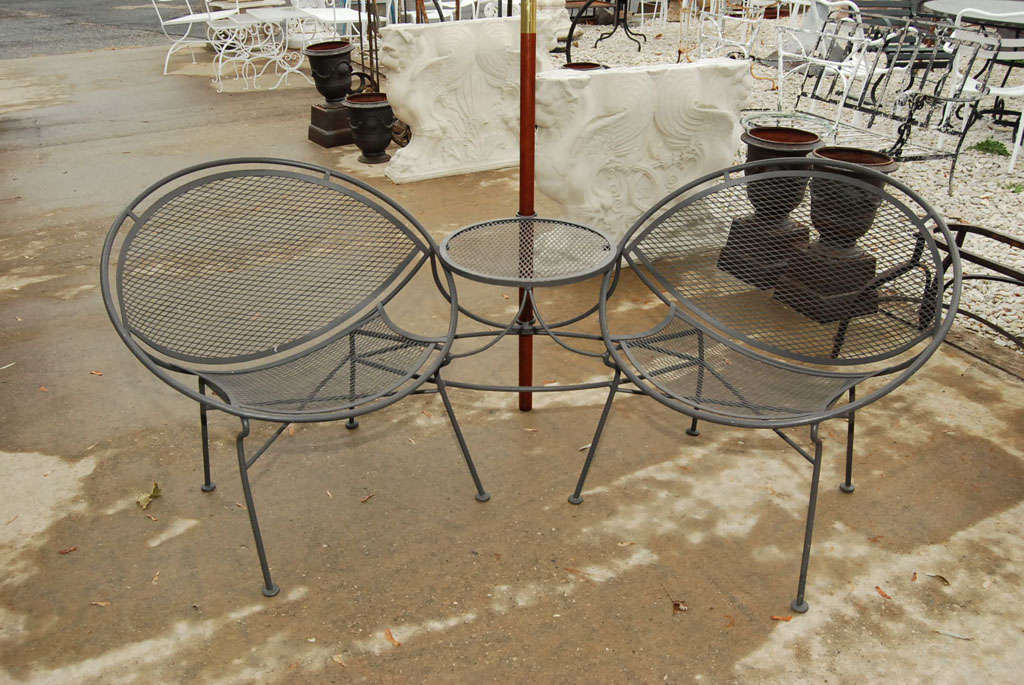 Tete-a-Tete Woodward Saucer Chairs In Excellent Condition In Sheffield, MA