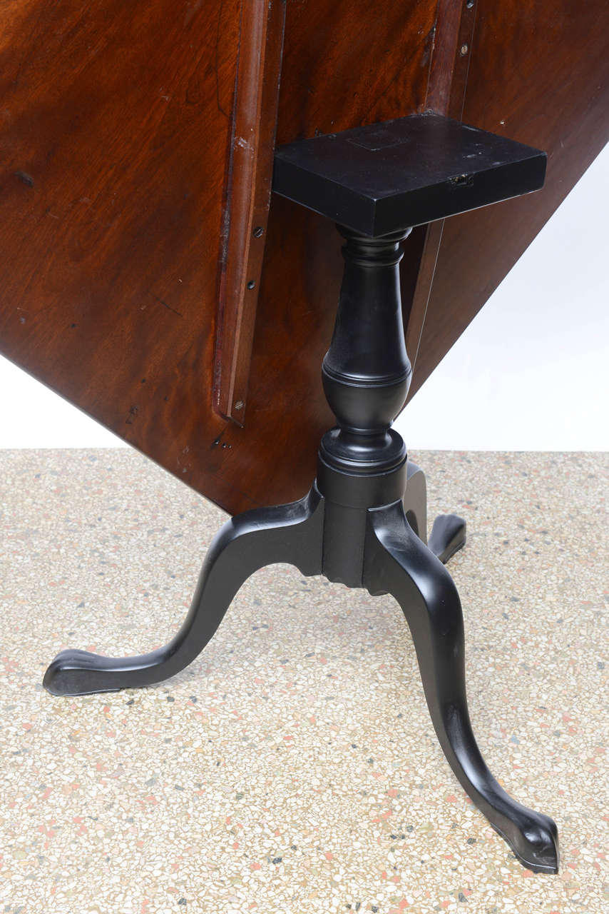 English Tilt-Top Table with Tripod Base, 20th Century For Sale 4