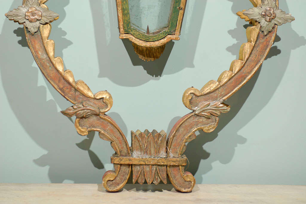 Late 18th-Early 19th Century Italian Painted and Gilded Lantern In Fair Condition In Atlanta, GA