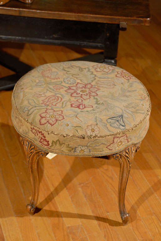 French Needlepoint Bench c.1860s For Sale 3