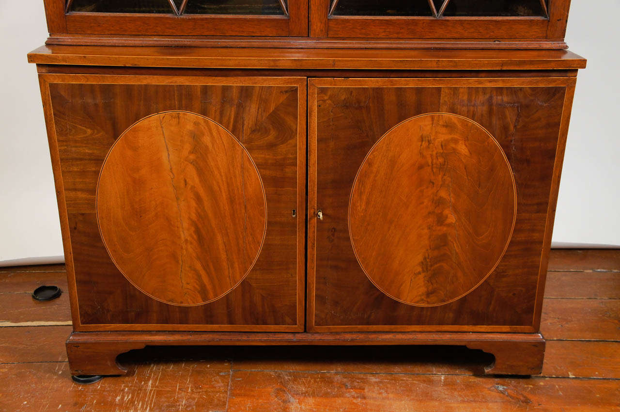 Hepplewhite George III Mahogany Bookcase Cabinet, England, circa 1785 For Sale