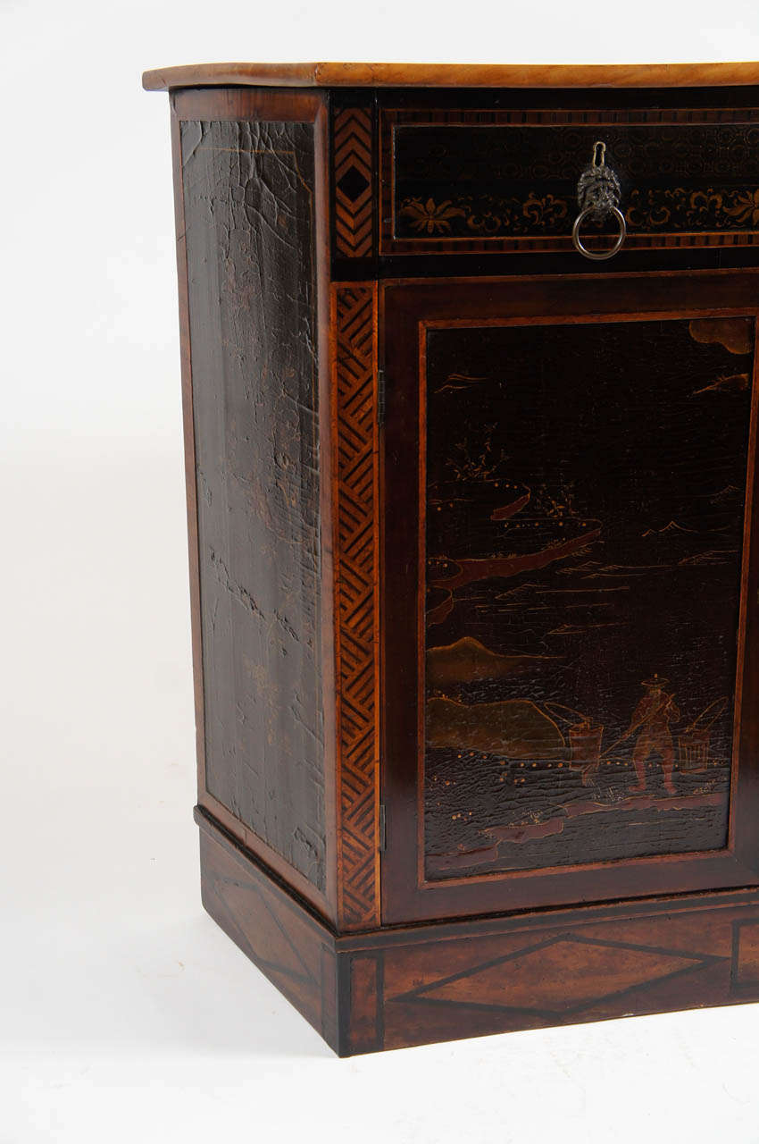 English Regency Chinoiserie Lacquer Console Cabinet, c. 1805 In Excellent Condition In Kinderhook, NY