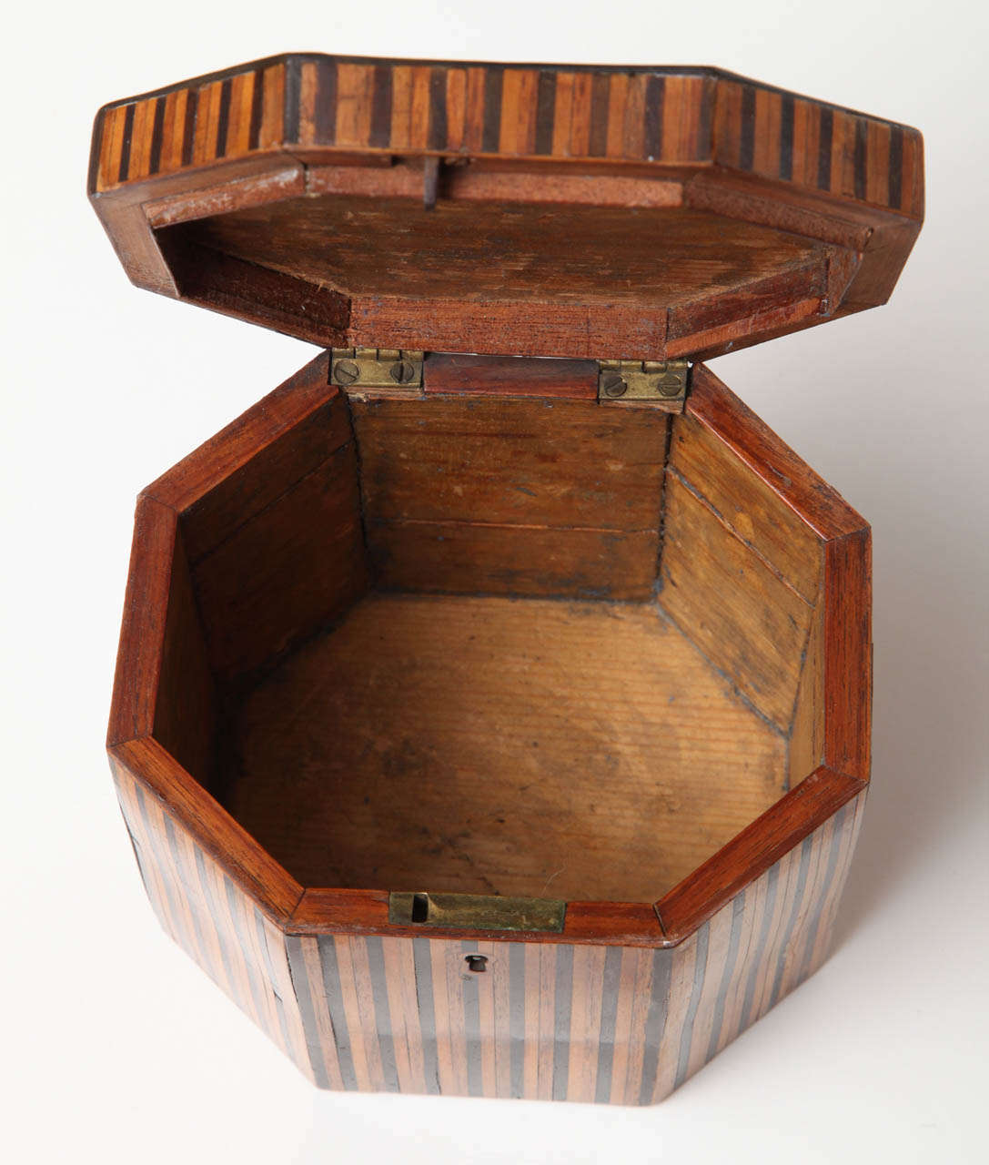 An 18th Century English Tea Caddy In Good Condition In New York, NY