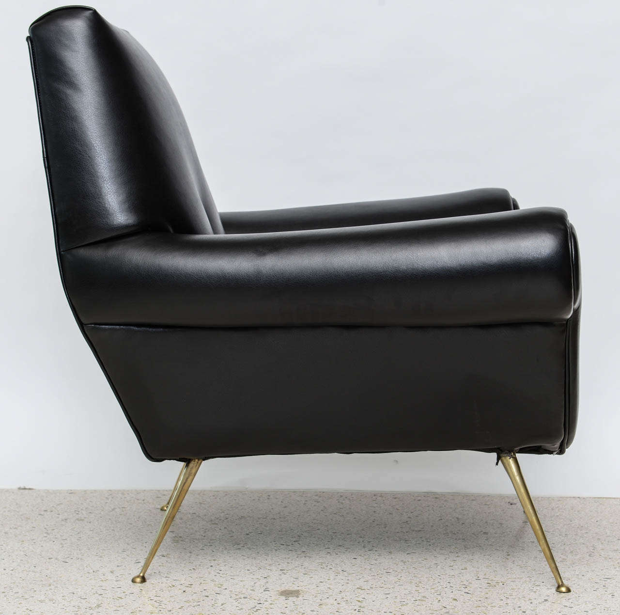 Pair of Italian Modern Leather and Brass Lounge Chairs, Minotti In Excellent Condition In Hollywood, FL