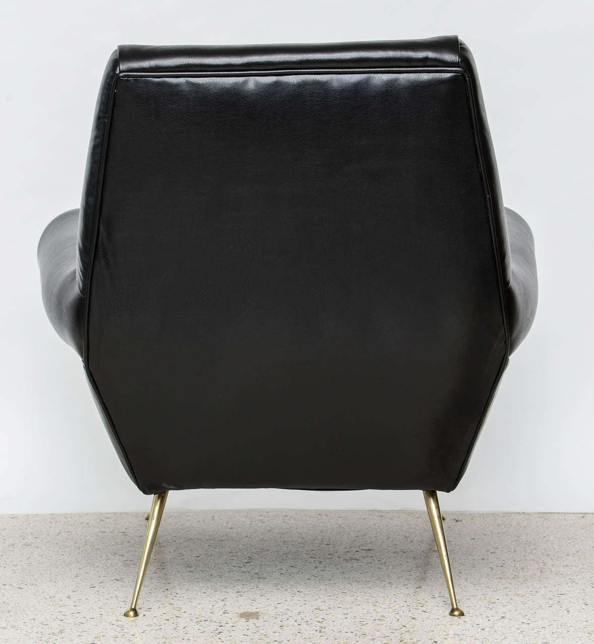 Pair of Italian Modern Leather and Brass Lounge Chairs, Minotti 1