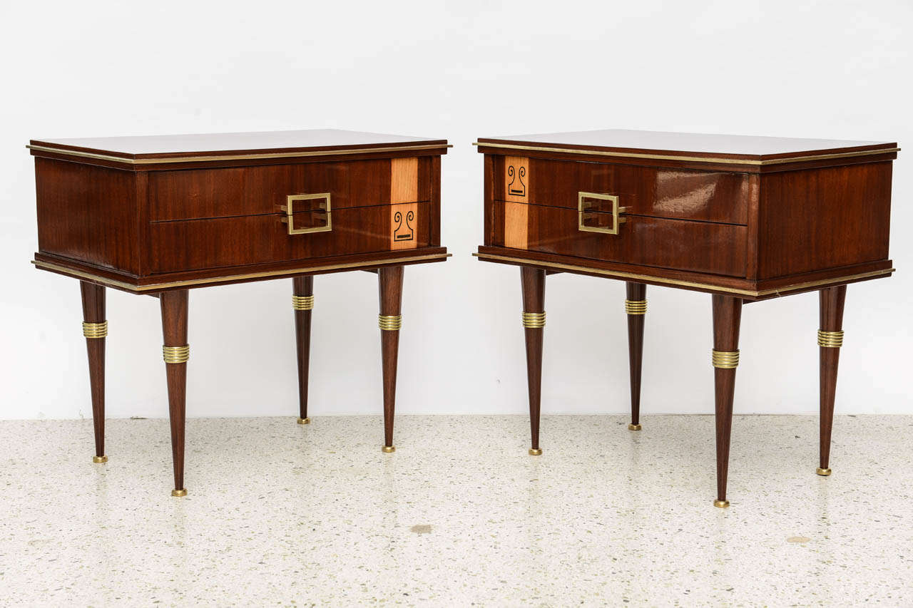 Pair of Italian Modern Walnut, Sycamore, and Bronze-Mounted Bedside Tables In Excellent Condition For Sale In Hollywood, FL