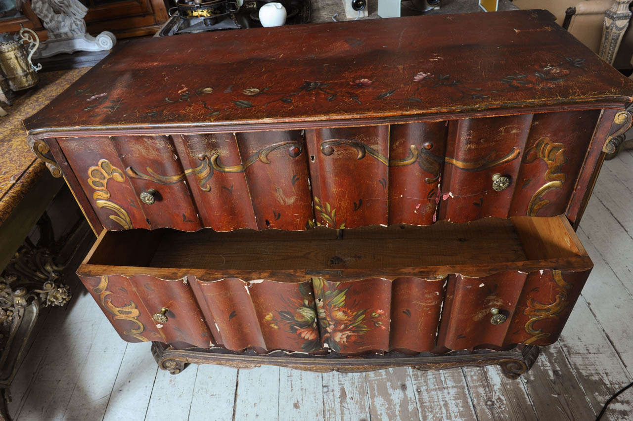19th Century Italian Chest of Drawers For Sale 2