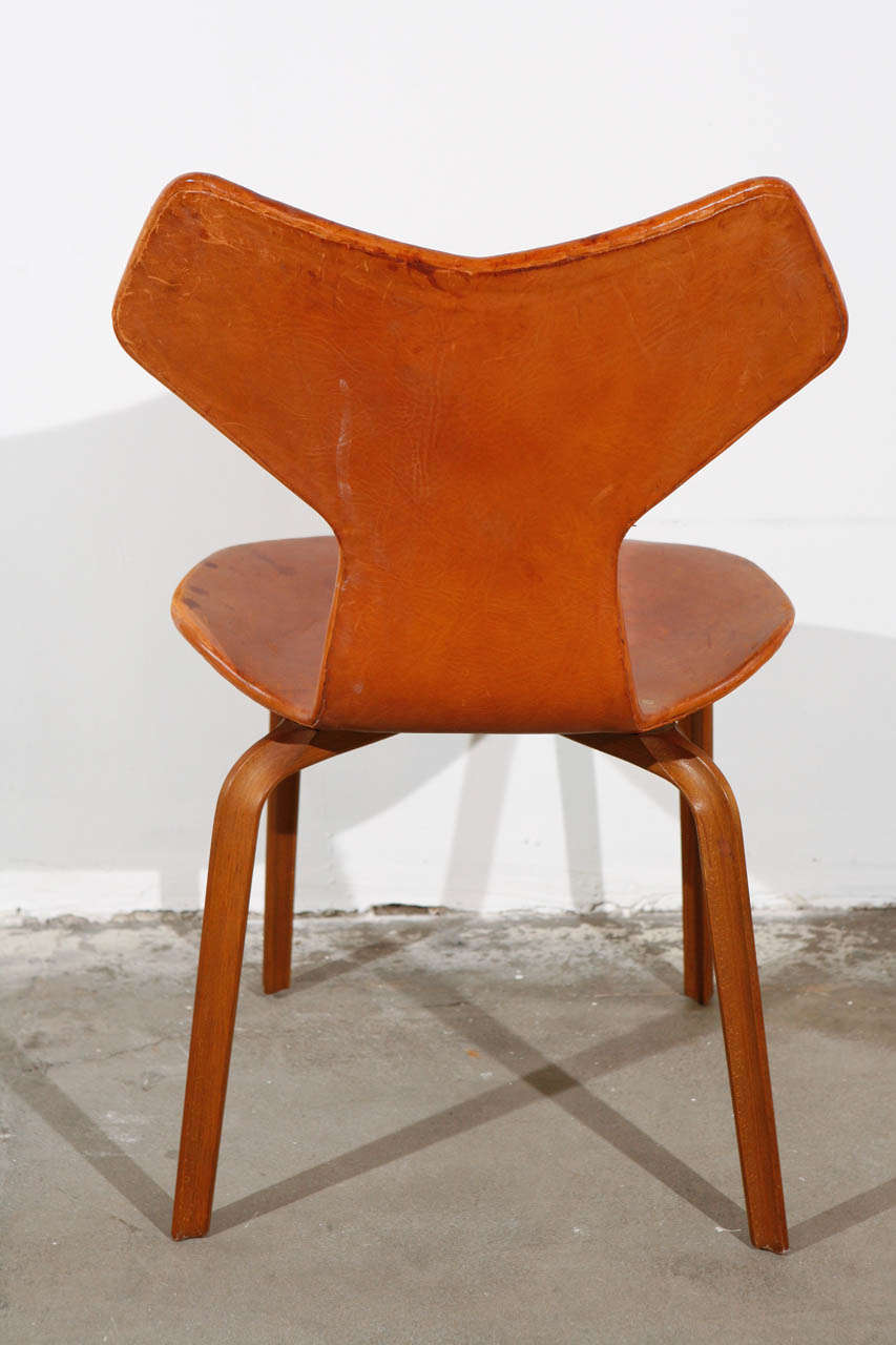 Arne Jacobsen 'Grand Prix' Chair 2