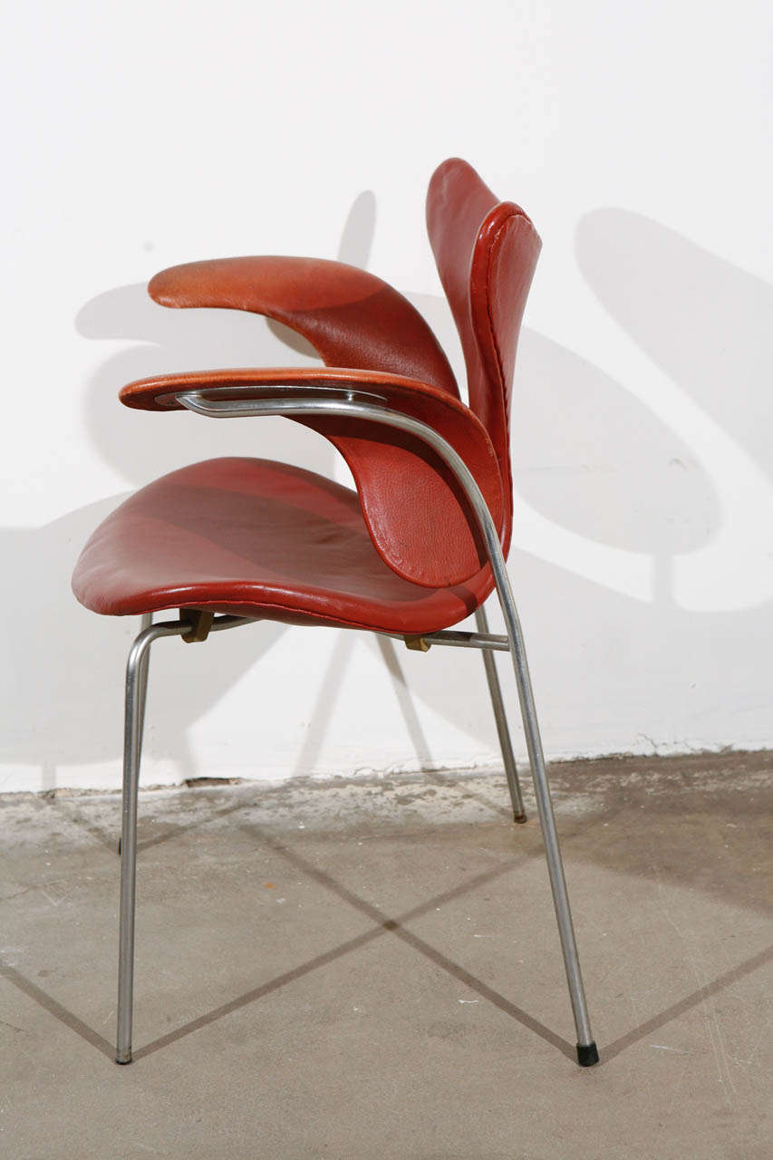 Pair of Arne Jacobsen 'Lily' Armchairs In Fair Condition In Los Angeles, CA