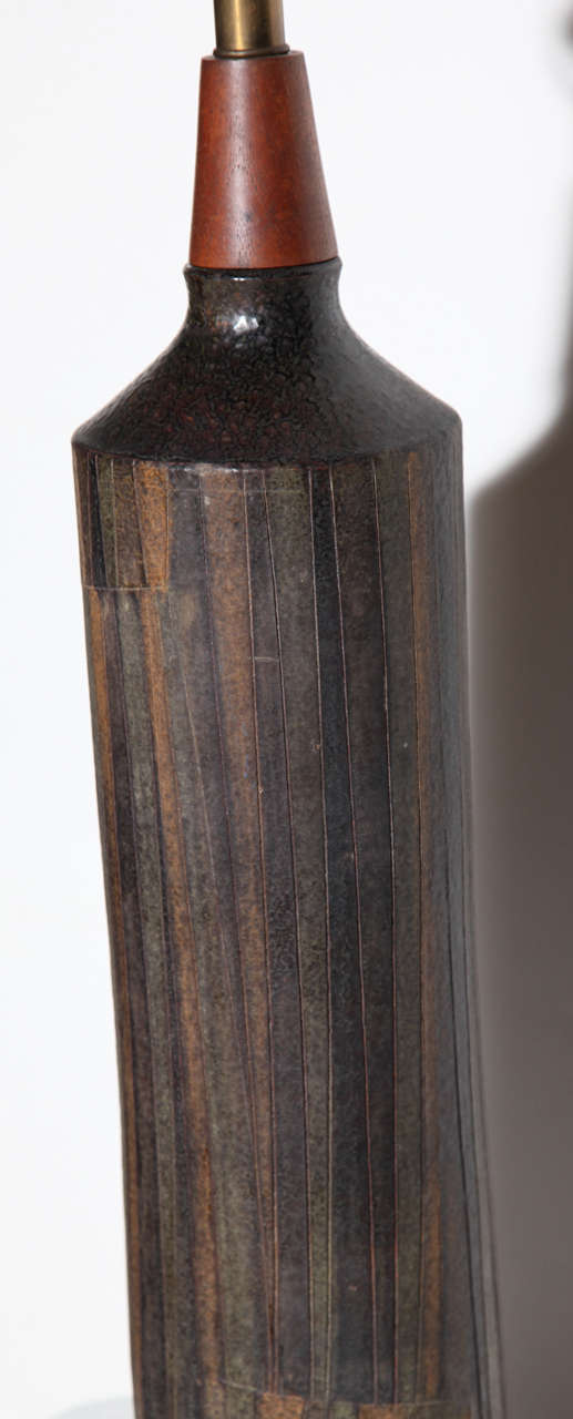 Tall Aldo Londi by Bitossi Earthen Milano Moderna Art Pottery Table Lamp In Good Condition In Bainbridge, NY