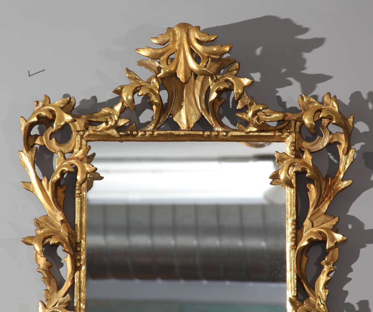 Lovely Carved Wood Gilt Mirror In Distressed Condition In Seattle, WA