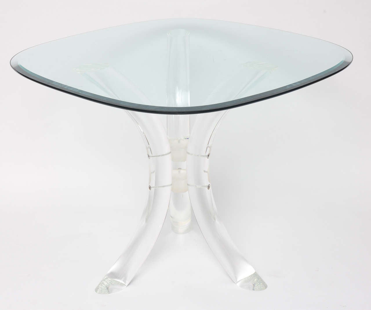 Simply chic.. Lucite Table 2