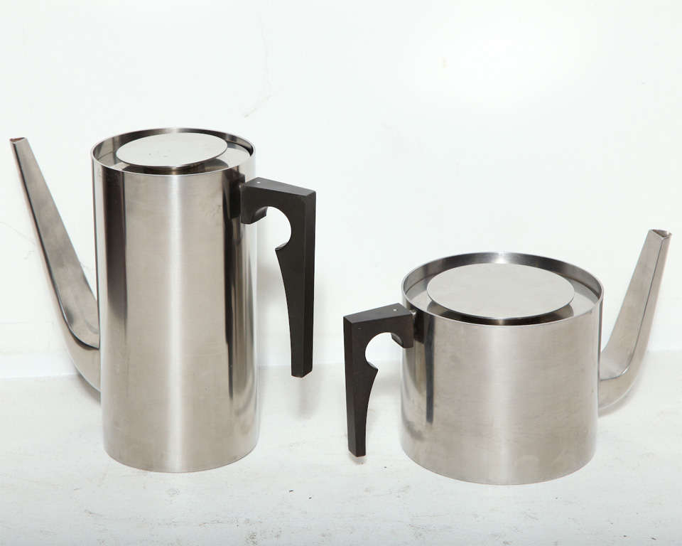 Cylinda Line Tea and Coffee Set by Arne Jacobsen for Stelton In Excellent Condition In New York, NY