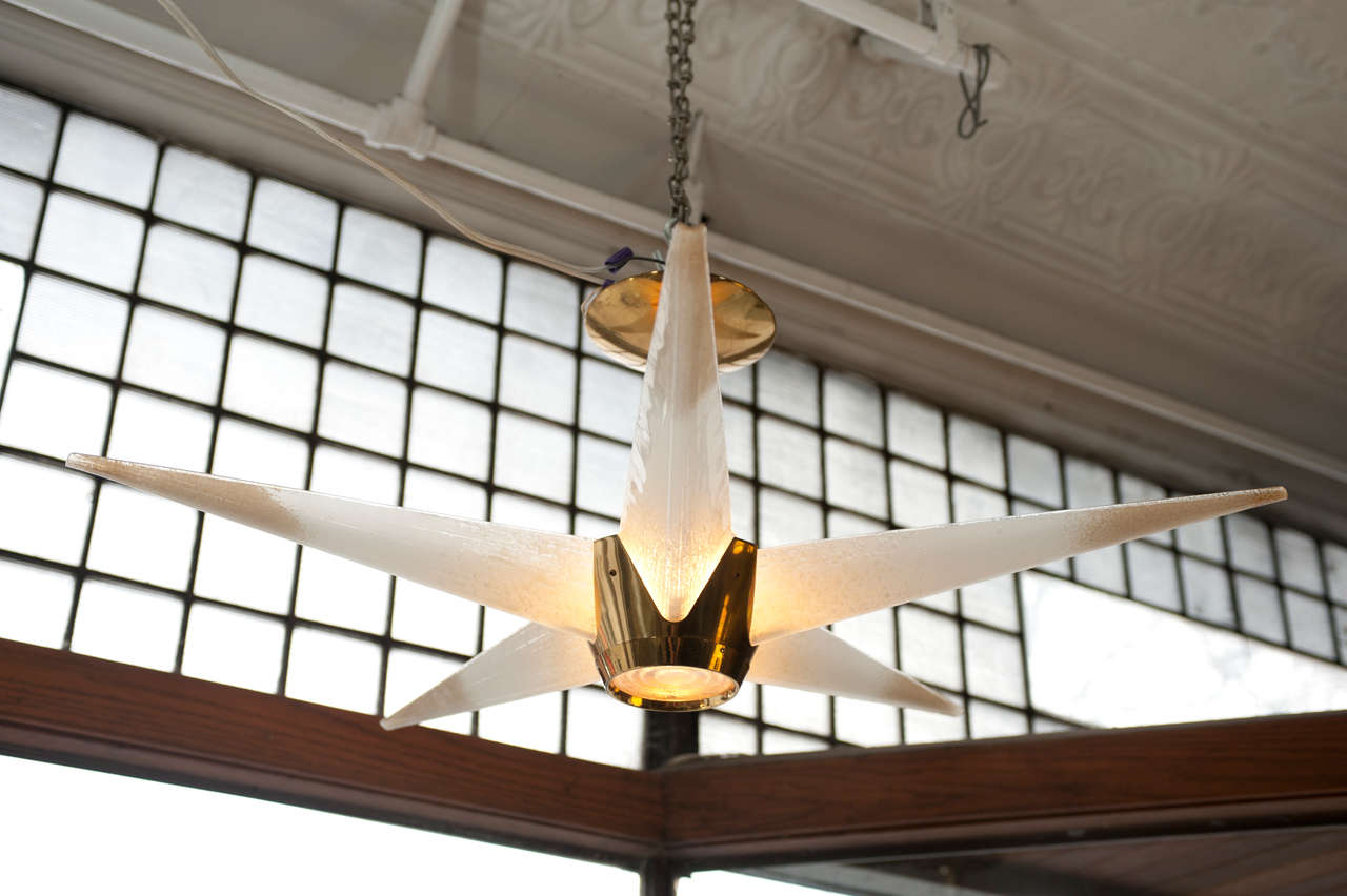 Lightolier Star Shaped Chandelier In Good Condition In Toronto, ON