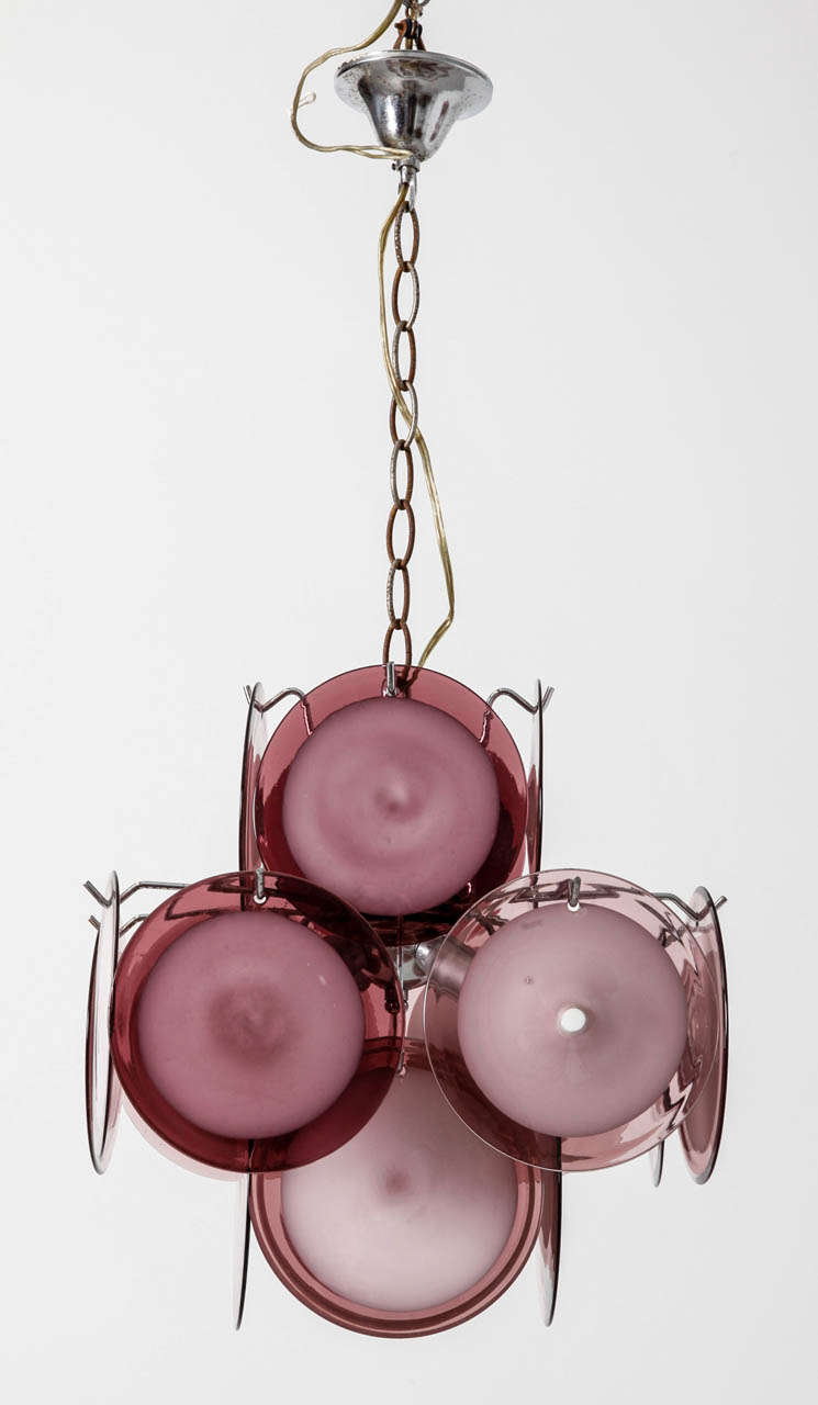 Gino Vistosi purple and white Murano disc-glass chandelier.  16 disc-glass pieces.  This lamp has a chrome wire frame and 4 lights.