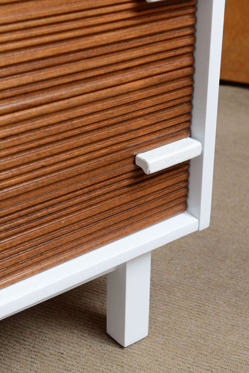 Mid-Century Modern Sculpted Chester Drawers In Excellent Condition In Miami, FL