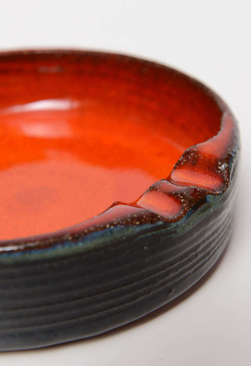 1970s Orange|Red Handmade Ceramic Ashtray and Vase Set In Excellent Condition For Sale In Miami, FL