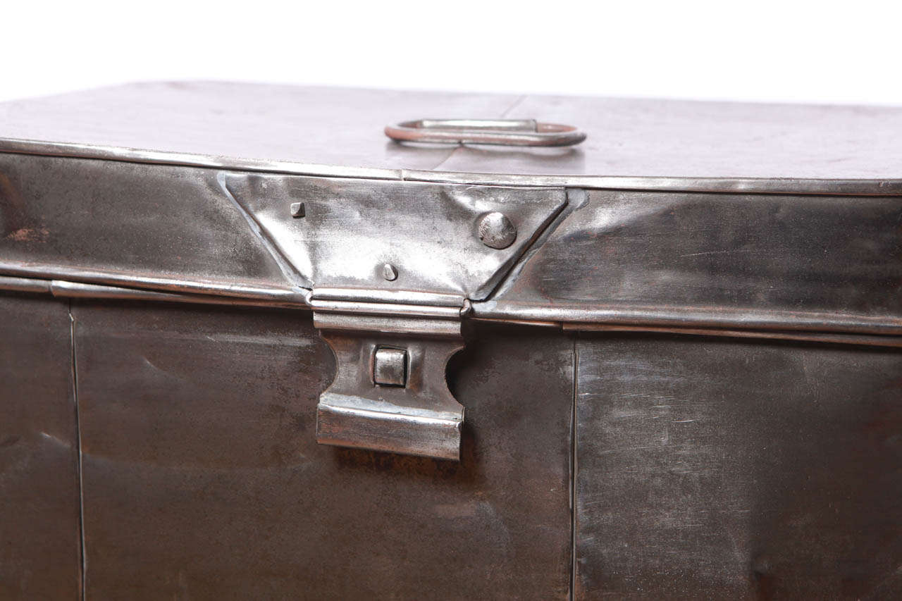 19th Century Steel Hat Box In Excellent Condition For Sale In Nashville, TN