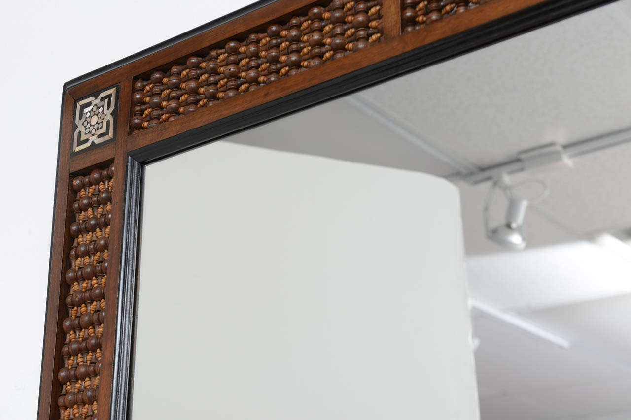 Nacre Miroir oriental en bois sculpté