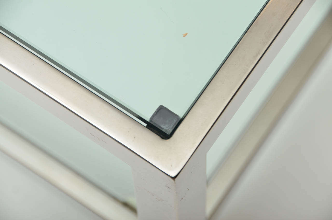 Quadratischer Couchtisch aus Chrom und Glas 1