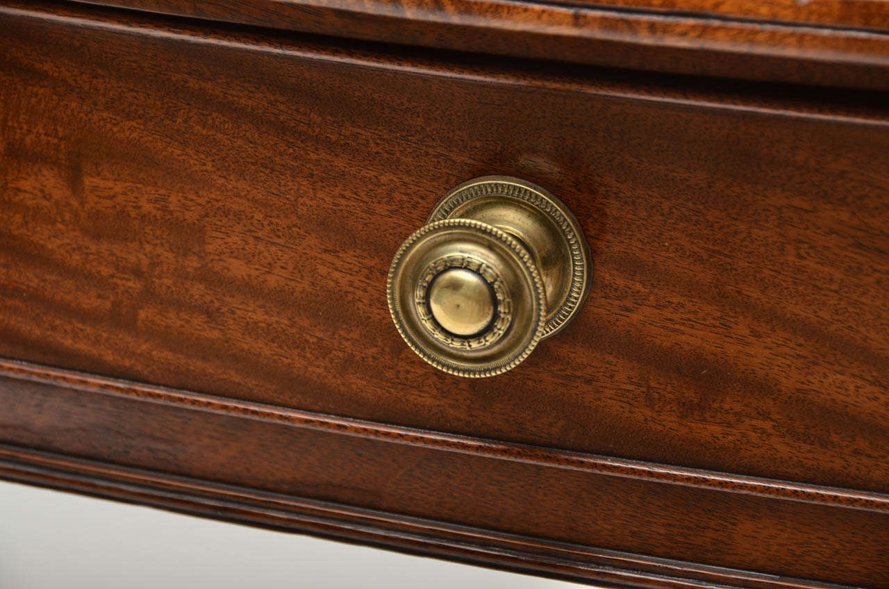 Early 19th Century Regency Mahogany Bow Front Side Table For Sale 1