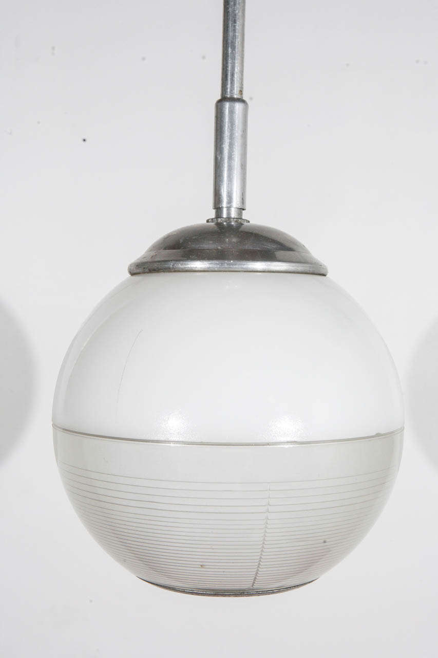 Lampe à suspension industrielle française Excellent état à Los Angeles, CA