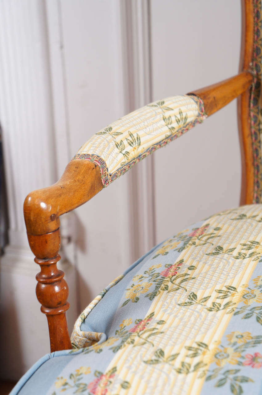 French Provincial Beechwood Fauteuil with Padded Ladderback and Arms For Sale 2