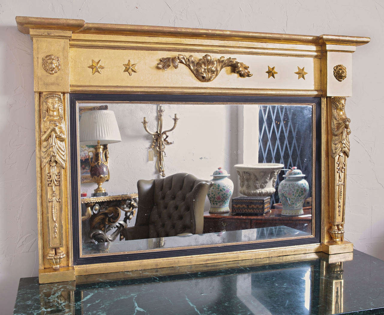 Anglais Miroir de cheminée Regency doré à l'eau avec dorure en vente