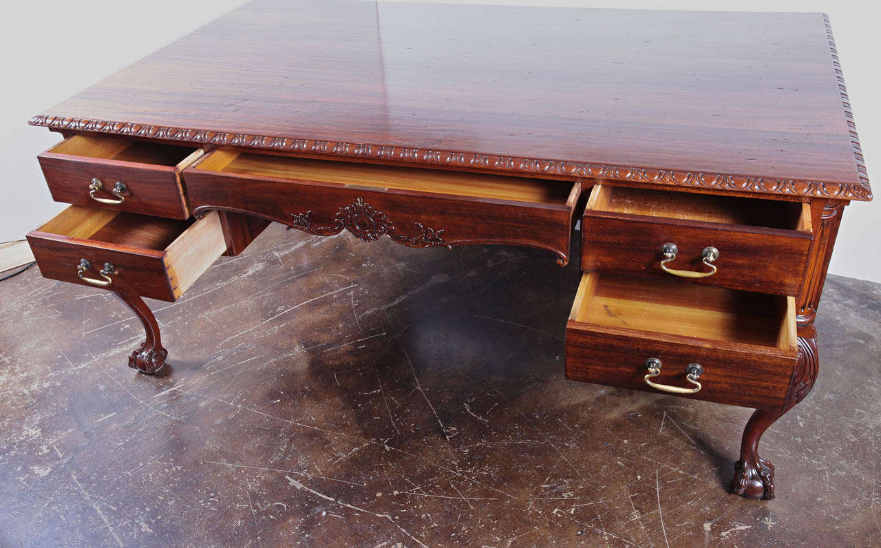 Late 19th Century English Mahogany Partners Desk In Excellent Condition In Dallas, TX