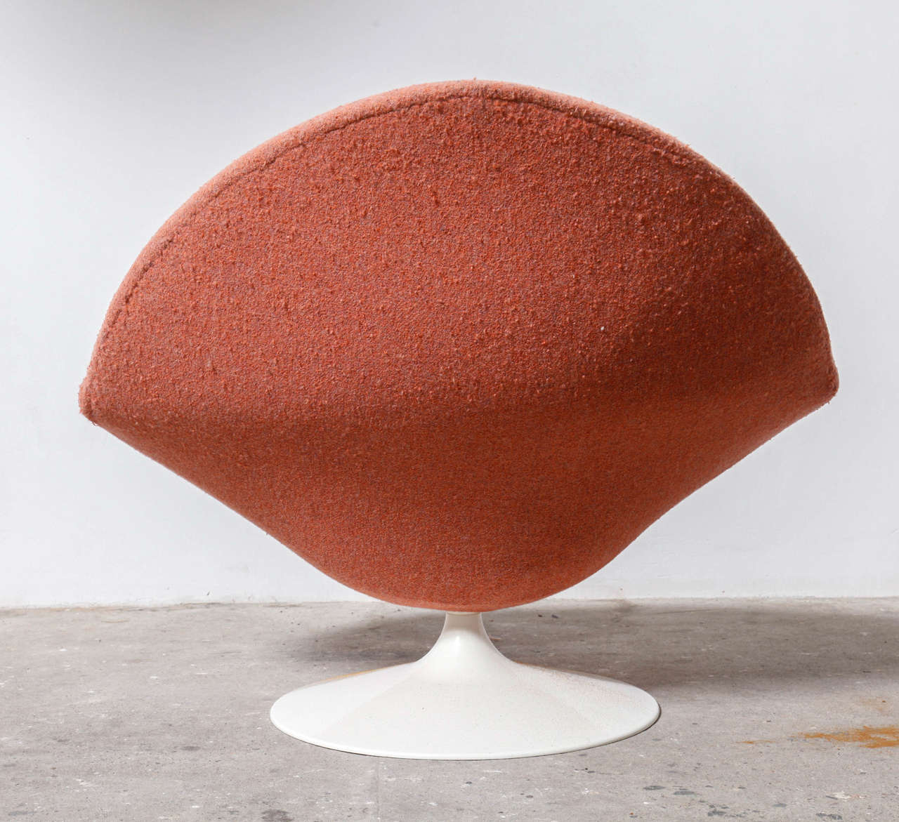 Globe Chair F422 by Pierre Paulin for Artifort at 1stDibs globe artifort