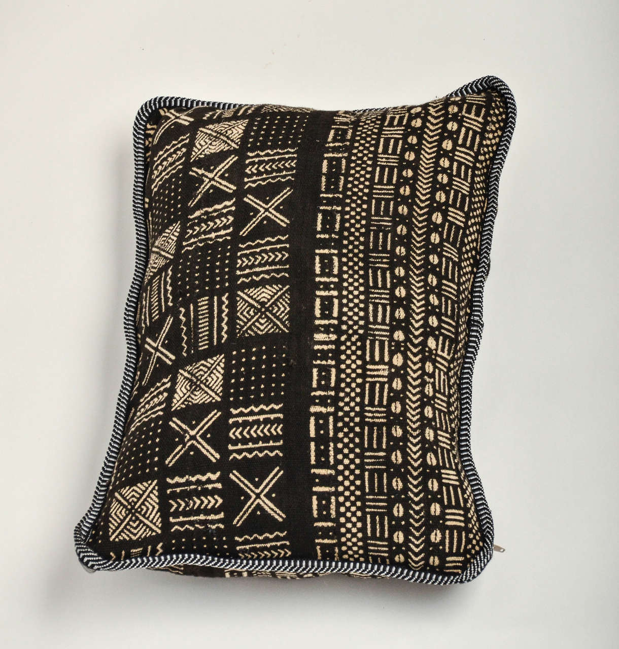 Moroccan Throw Pillows at 1stdibs