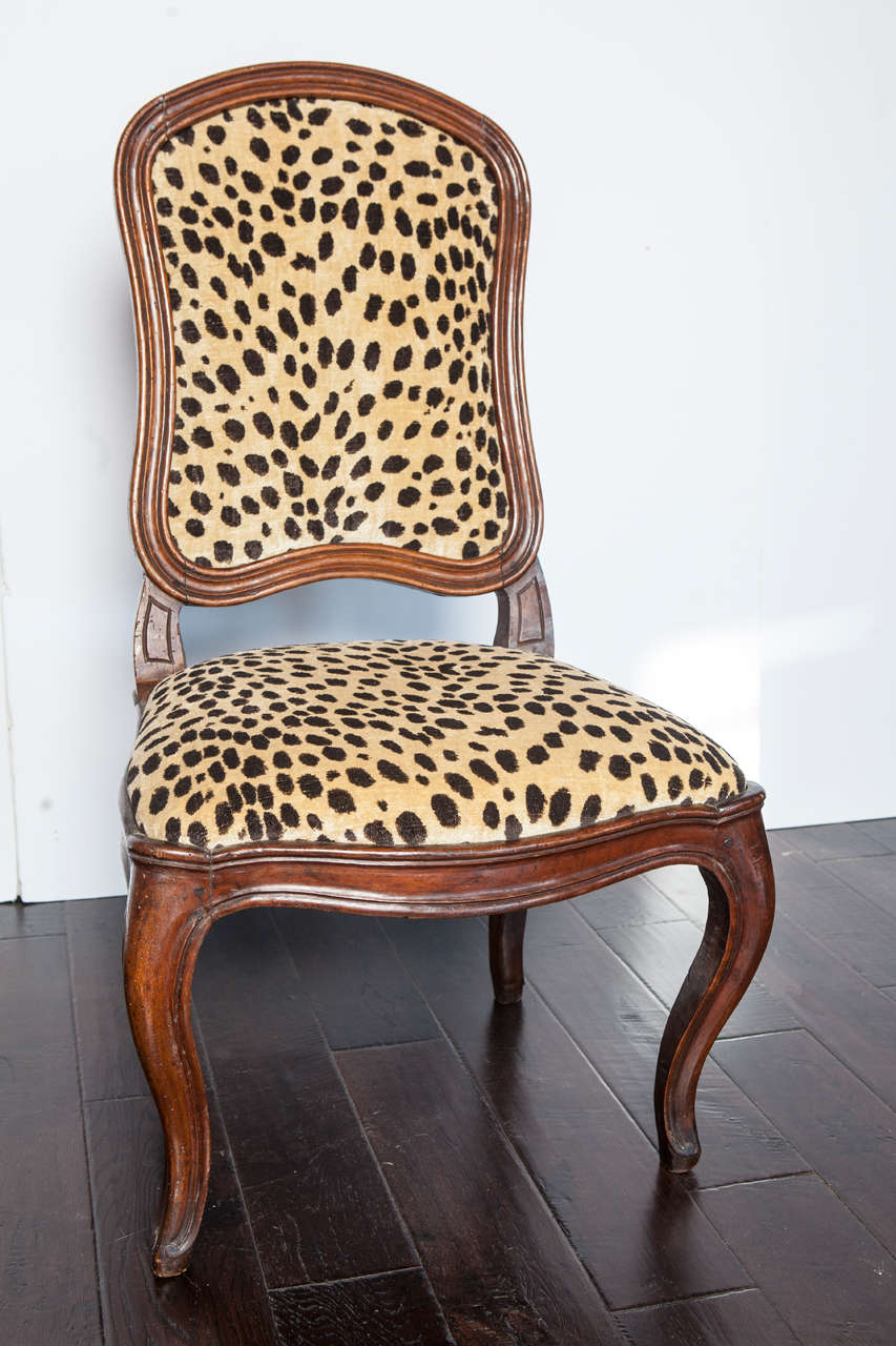 Pair of 18th Century French Louis XV Side Chairs In Fair Condition In Nashville, TN