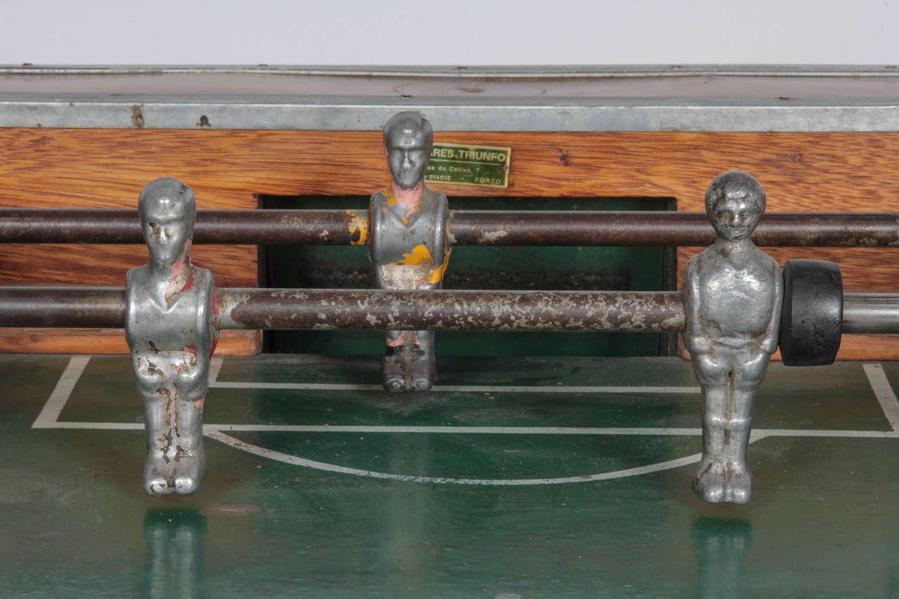 Mid-Century Modern 1950s Bilhares Triunfo Two-Person, Coin-Operated Foosball Table For Sale