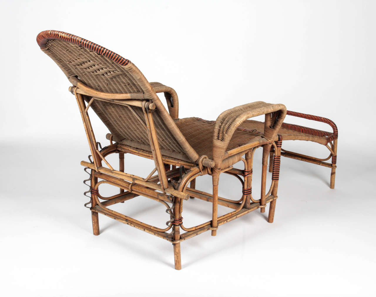 20th Century Art Deco Reclining Wicker Lounge Chair with Detachable Foot Rest