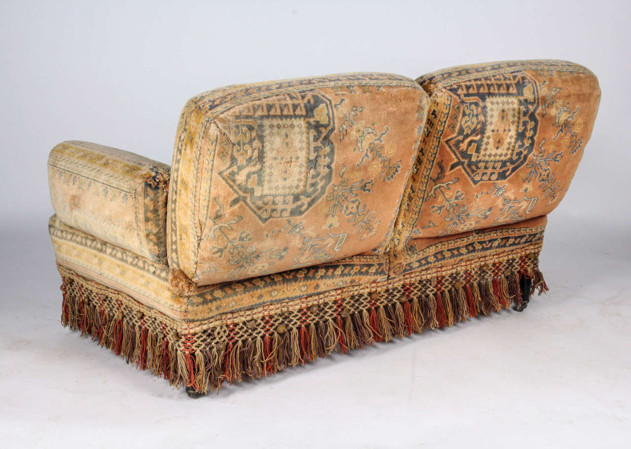 19th Century Au Bon Marché Moorish Tapestry Sofa and Chairs Set For Sale 1