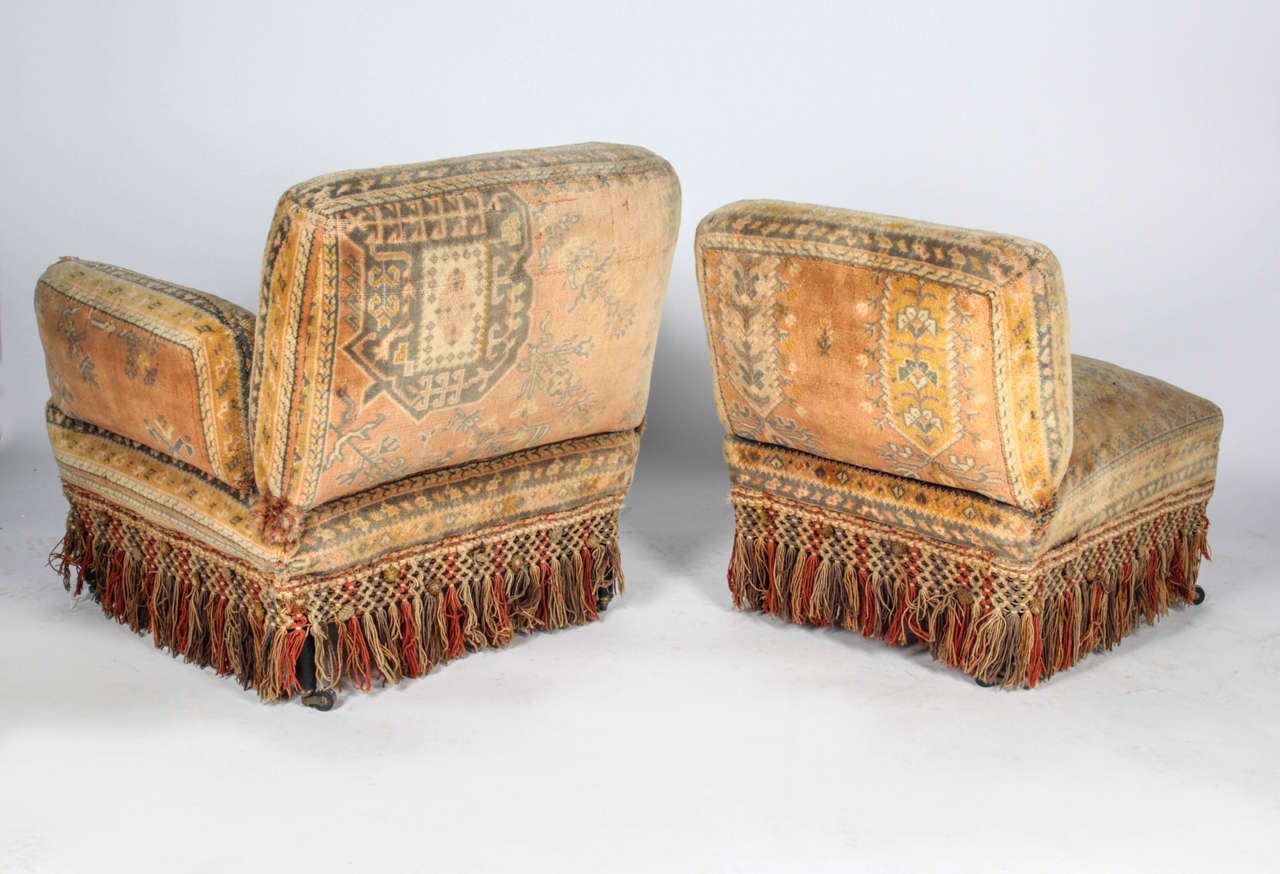 19th Century Au Bon Marché Moorish Tapestry Sofa and Chairs Set For Sale 4