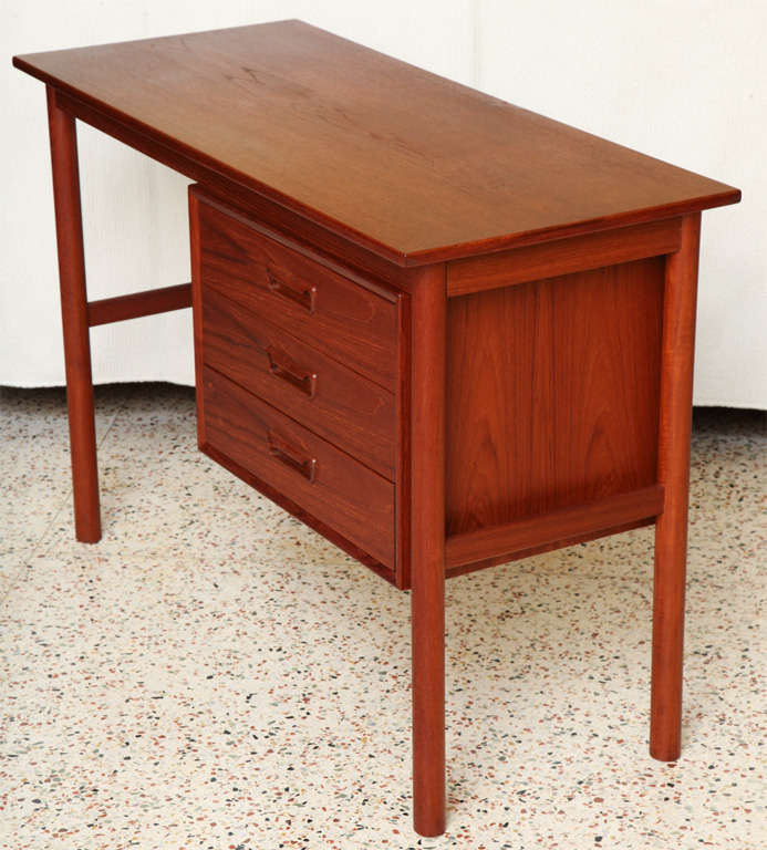 Arne Vodder Petit Teak Writing Table Desk 3