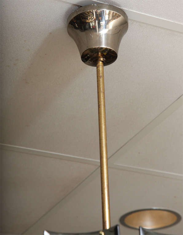 Lampadario italiano di metà secolo a 24 luci in vetro fumé curvato In condizioni buone in vendita a North Miami, FL