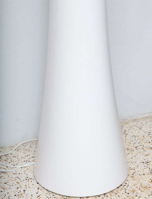 Mid-Century Modern 60's Italian Fiberglas Floor Lamp by Gae Aulenti