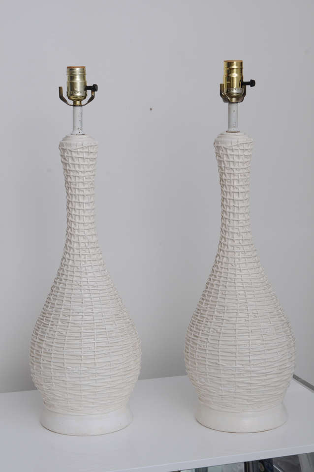 Pair of 1950's White Woven Rattan Table Lamps In Good Condition In Miami, FL