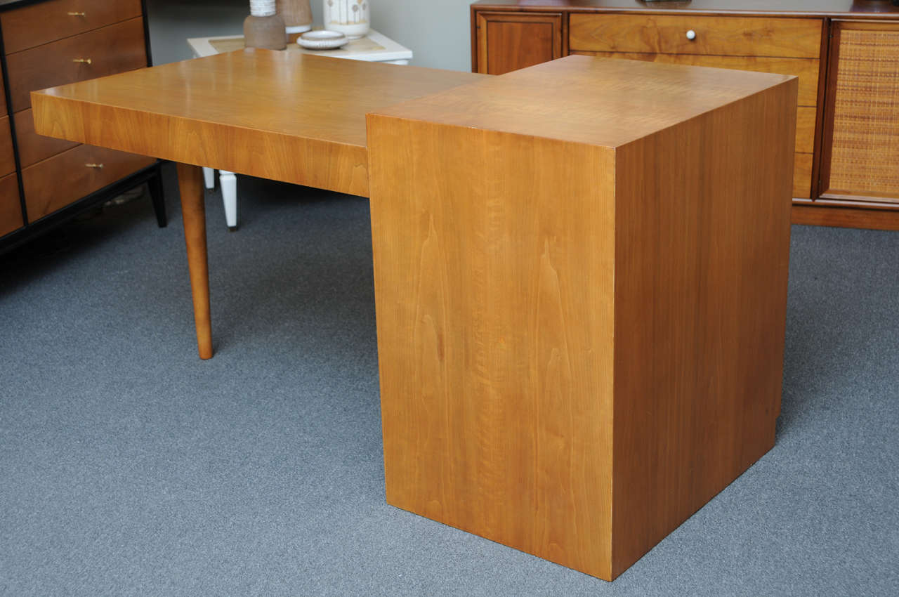 Grand T.H. Robsjohn Gibbings Walnut Desk 2