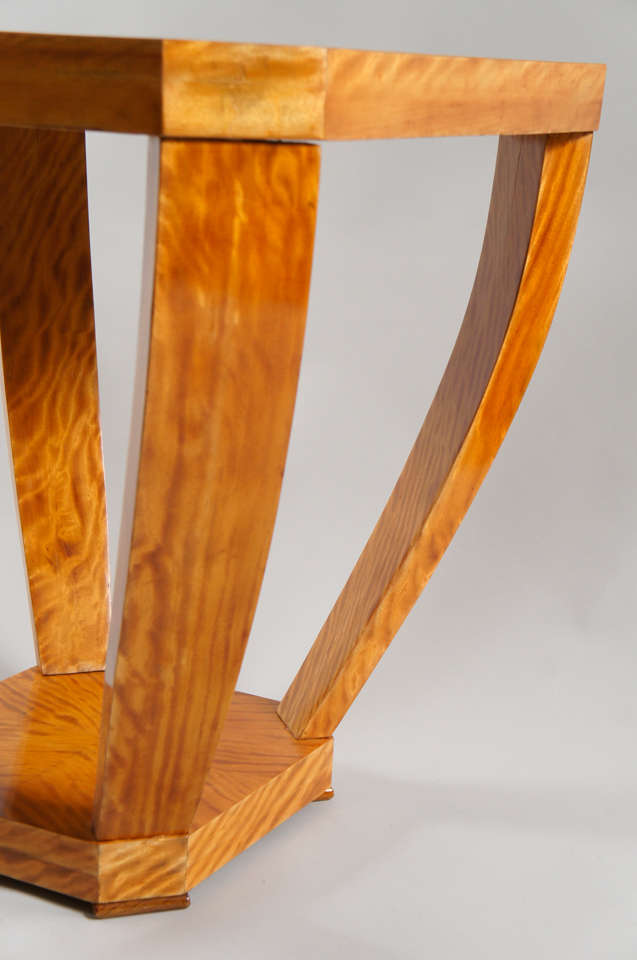 Table en bois de citronnier Excellent état - En vente à Hudson, NY