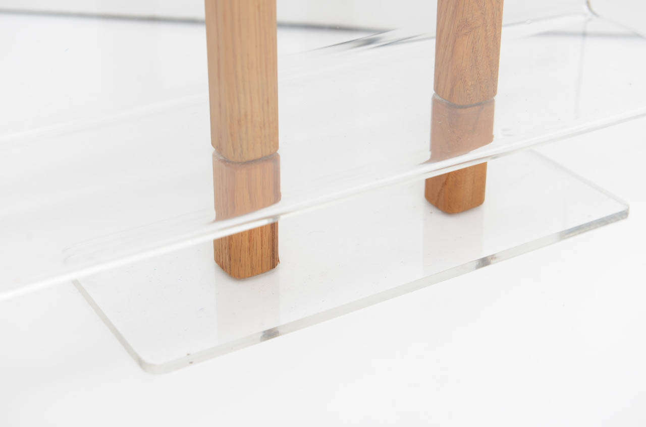 Vieux Porte-revues en chêne et Lucite 1