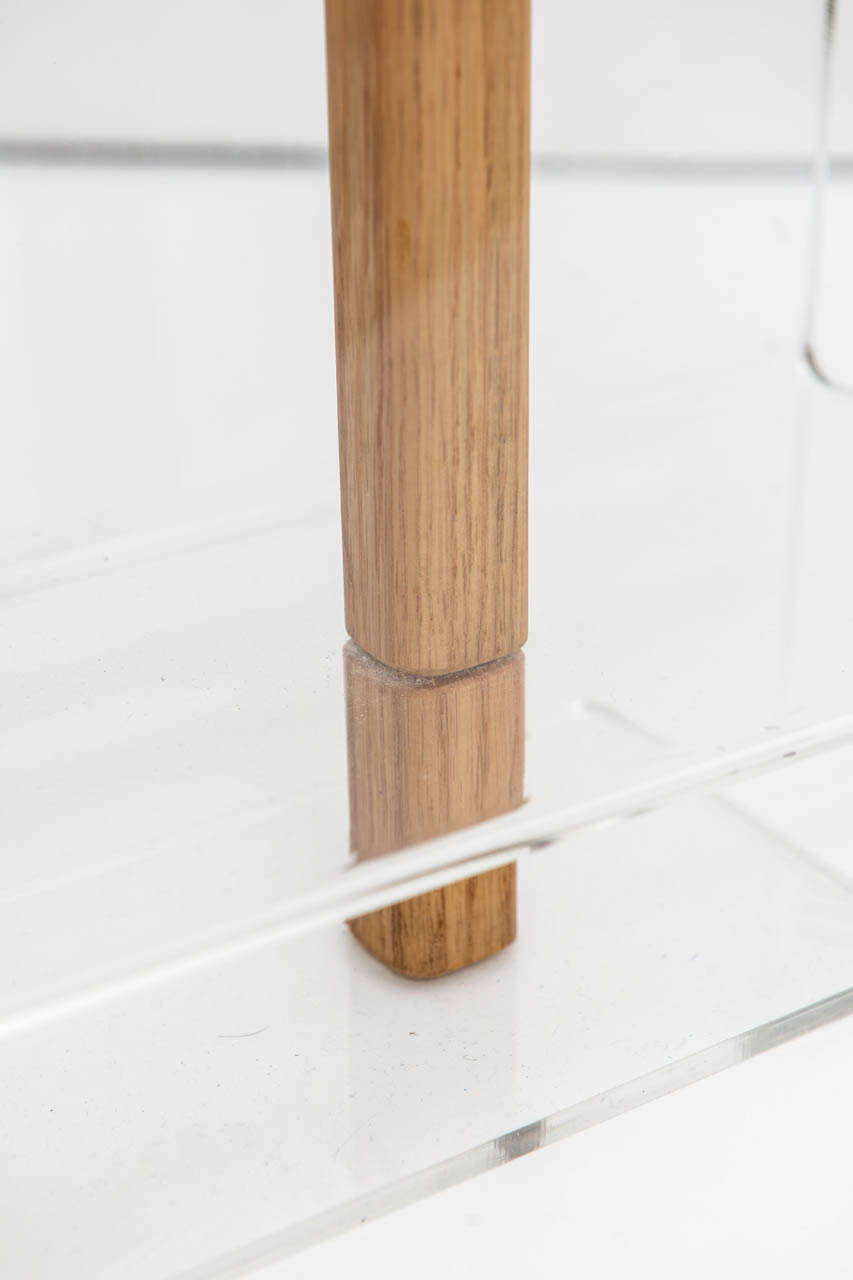 Vieux Porte-revues en chêne et Lucite 4