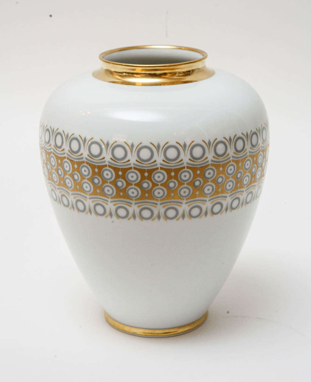 German Porcelain Vase by Jaeger and Co. at 1stDibs | jaeger porcelain  germany, jaeger porcelain