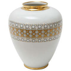 Vase en porcelaine allemande par Jaeger & Co.
