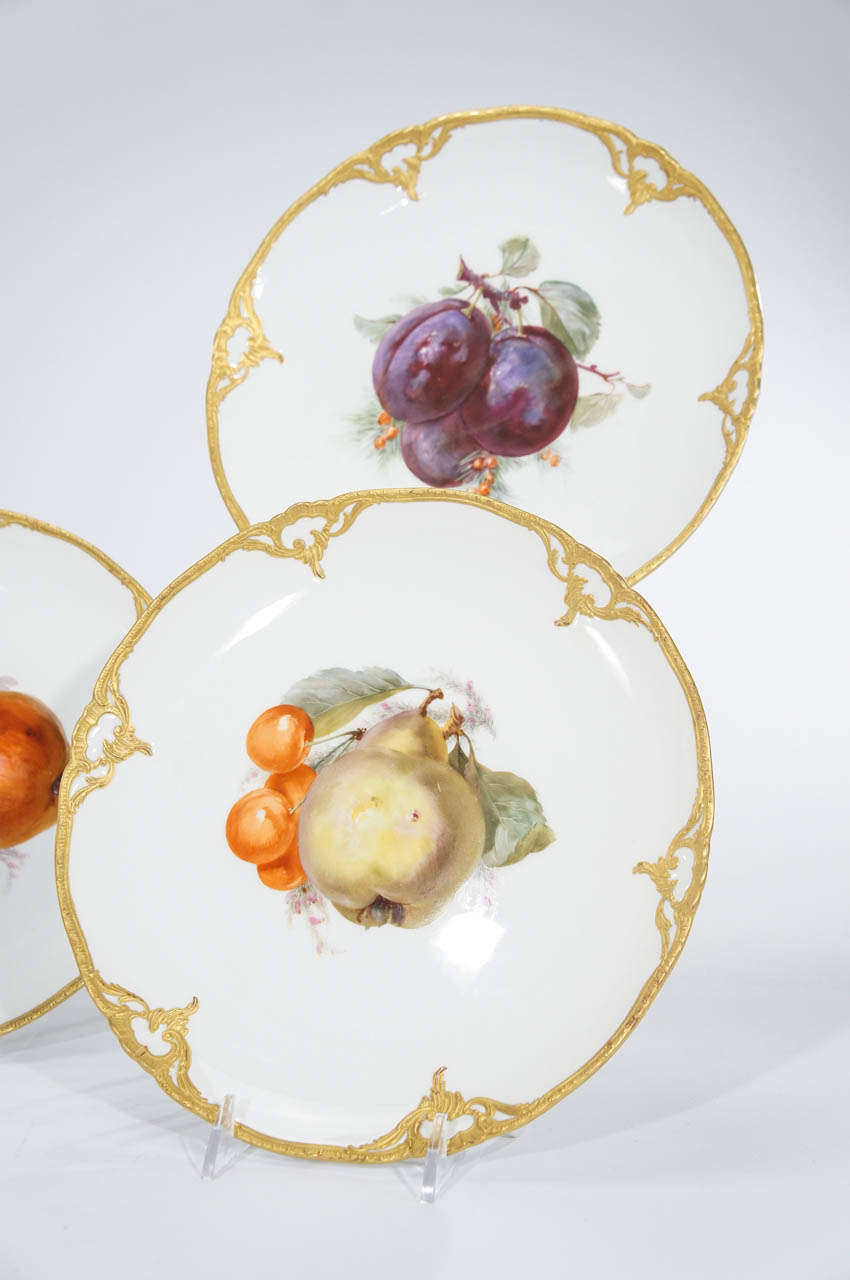 Set of 8 KPM Hand Painted Plate Fruit Plates with Gold In Excellent Condition In Great Barrington, MA