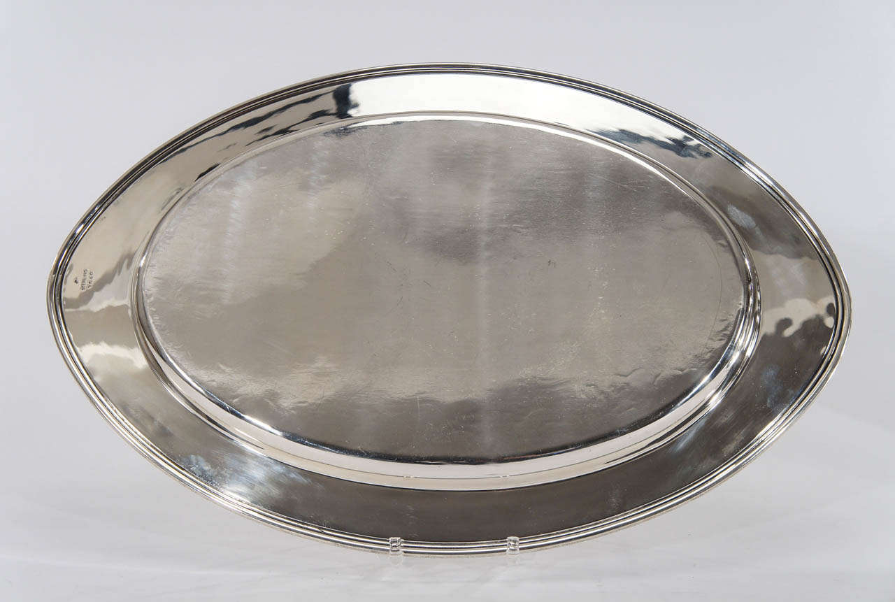 Coppia di piatti da portata in argento Sterling Wells incisi a forma di cigno, Well & Tree-Weidlich Bros. in vendita 1